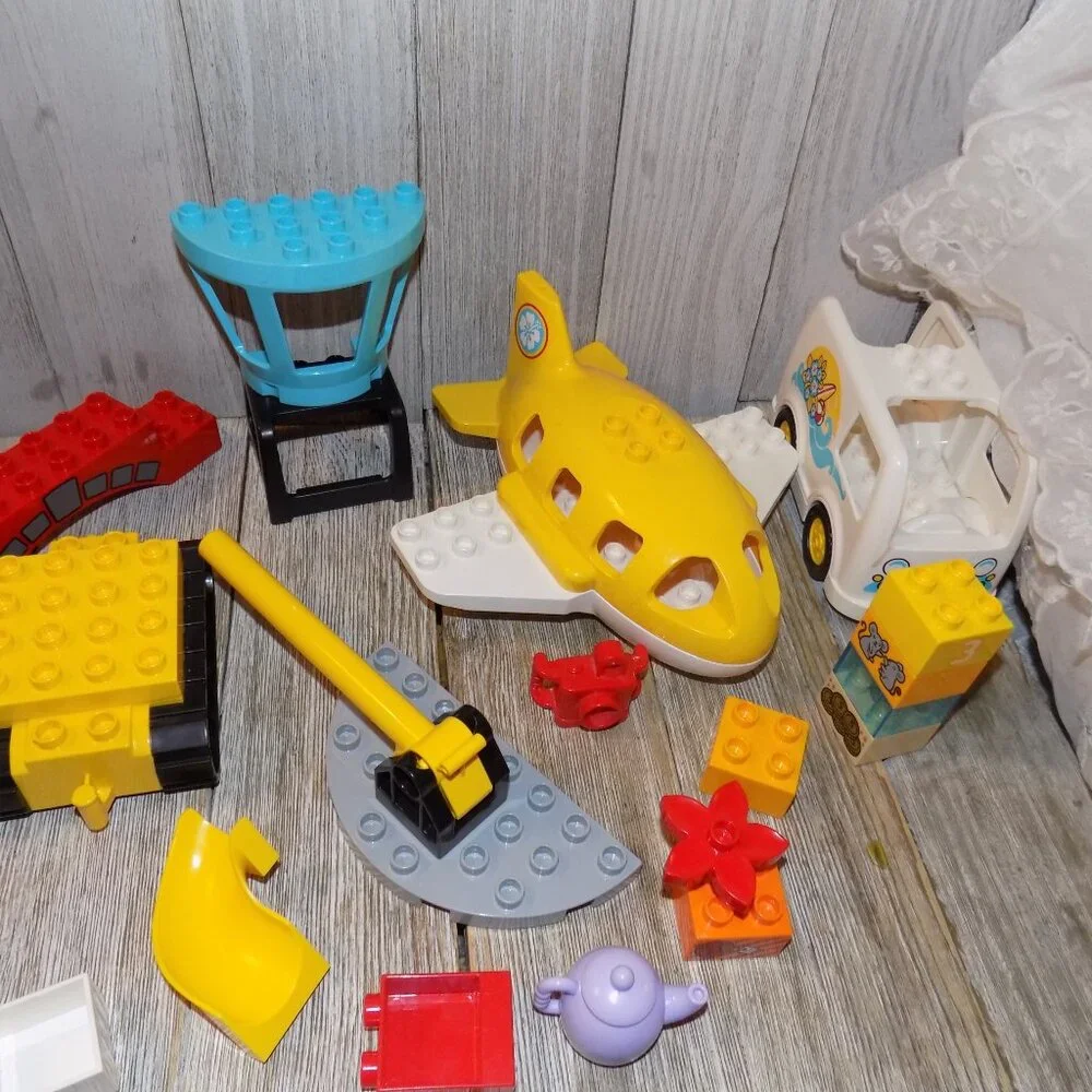 Duplo LEGO MIXED PIECES NONE COMPLETE *